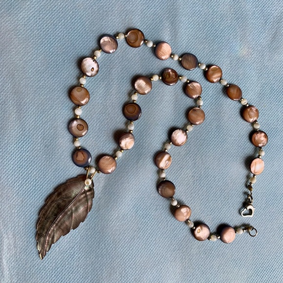 Mother of Pearl Leaf Dangle Necklace Earthy rustic - Picture 7 of 8